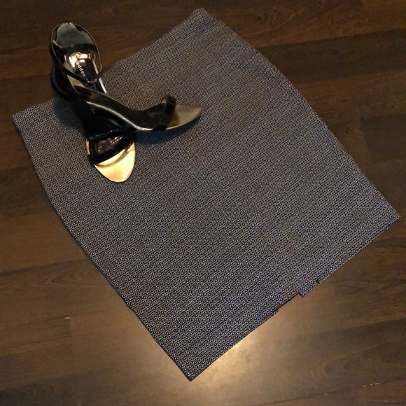 Dresses & Skirts - 🖤🖤NYCC Black/White pencil skirt 🖤🖤